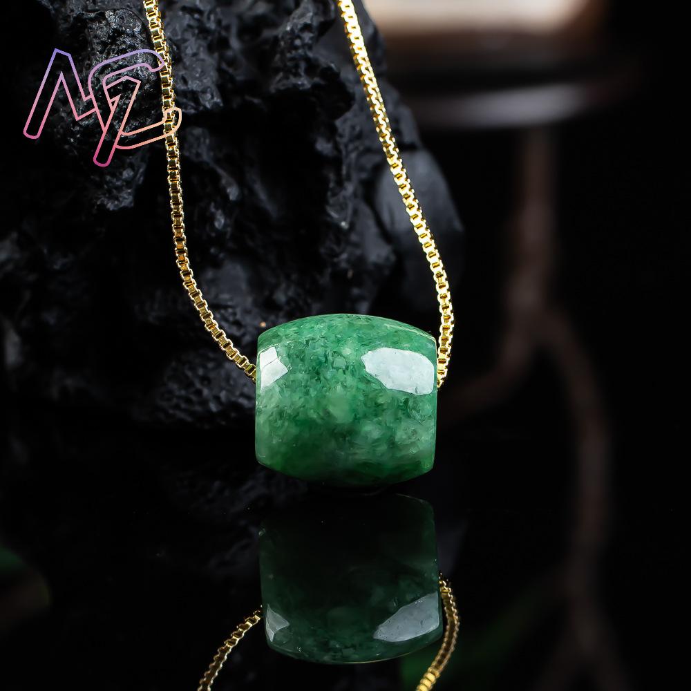 Pendentif en perles de Jade vé - Beading avis et prix